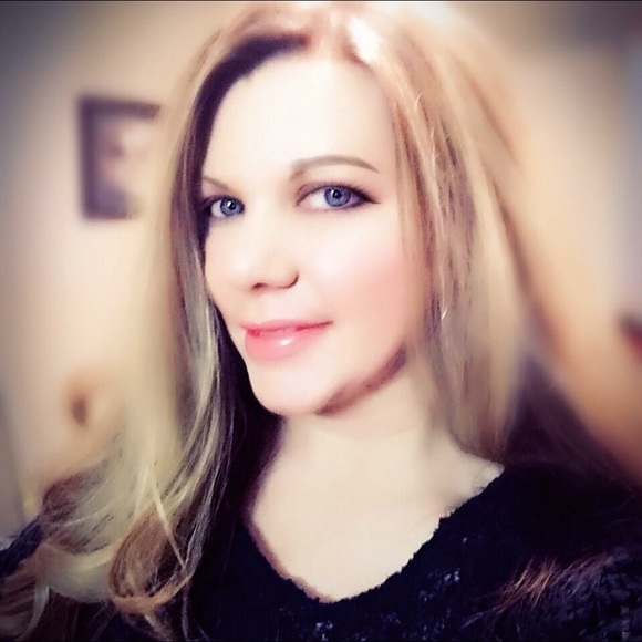 Meet your Posher, Stacey - Picture 1 of 1